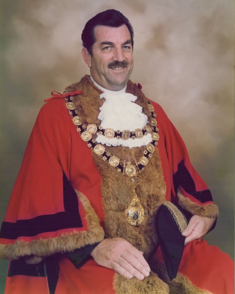 Len-Bulley-as-Mayor