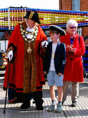 004-Boy-Mayor-Elwin