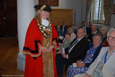 005-mayor-and-consort